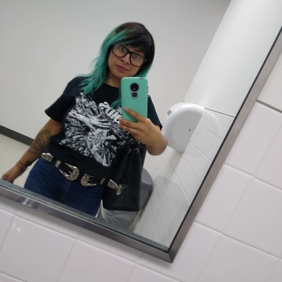 Meet your Posher, Aura - Picture 2 of 4